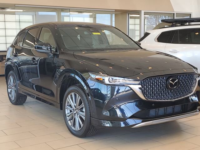 New 2025 MAZDA CX-5 Signature image 1