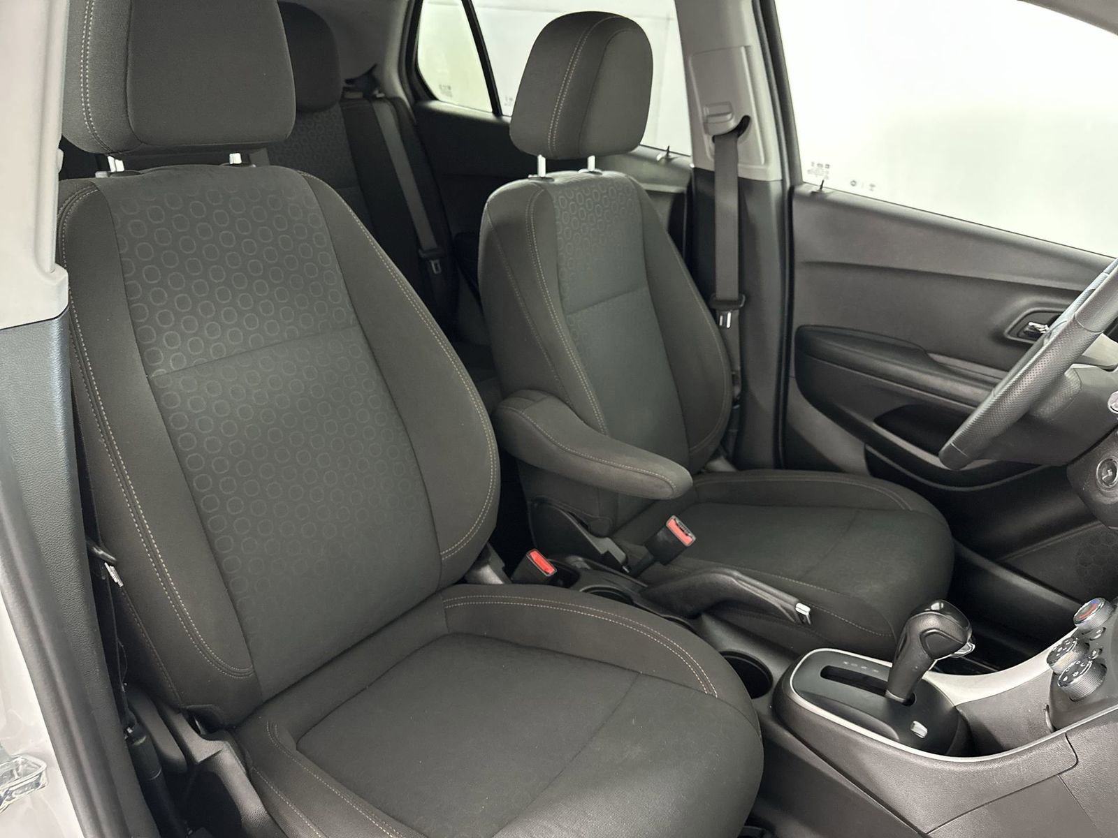 Used 2022 Chevrolet Trax LS w/ Tint and Cruise Package image 27