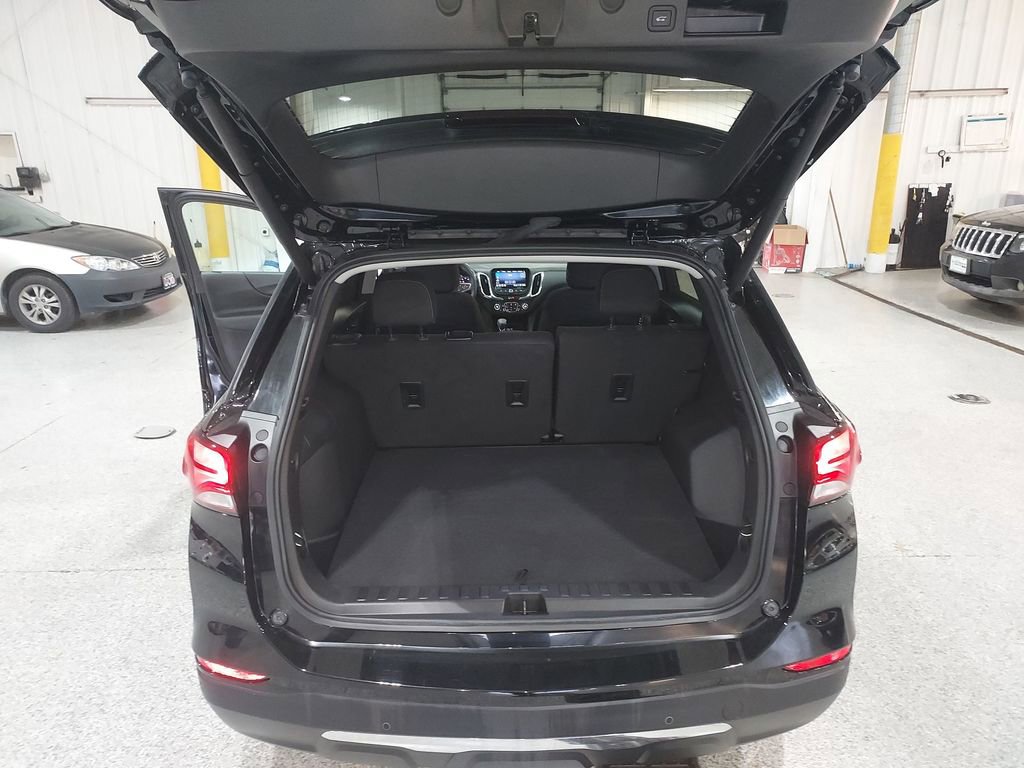 Used 2023 Chevrolet Equinox LT image 28