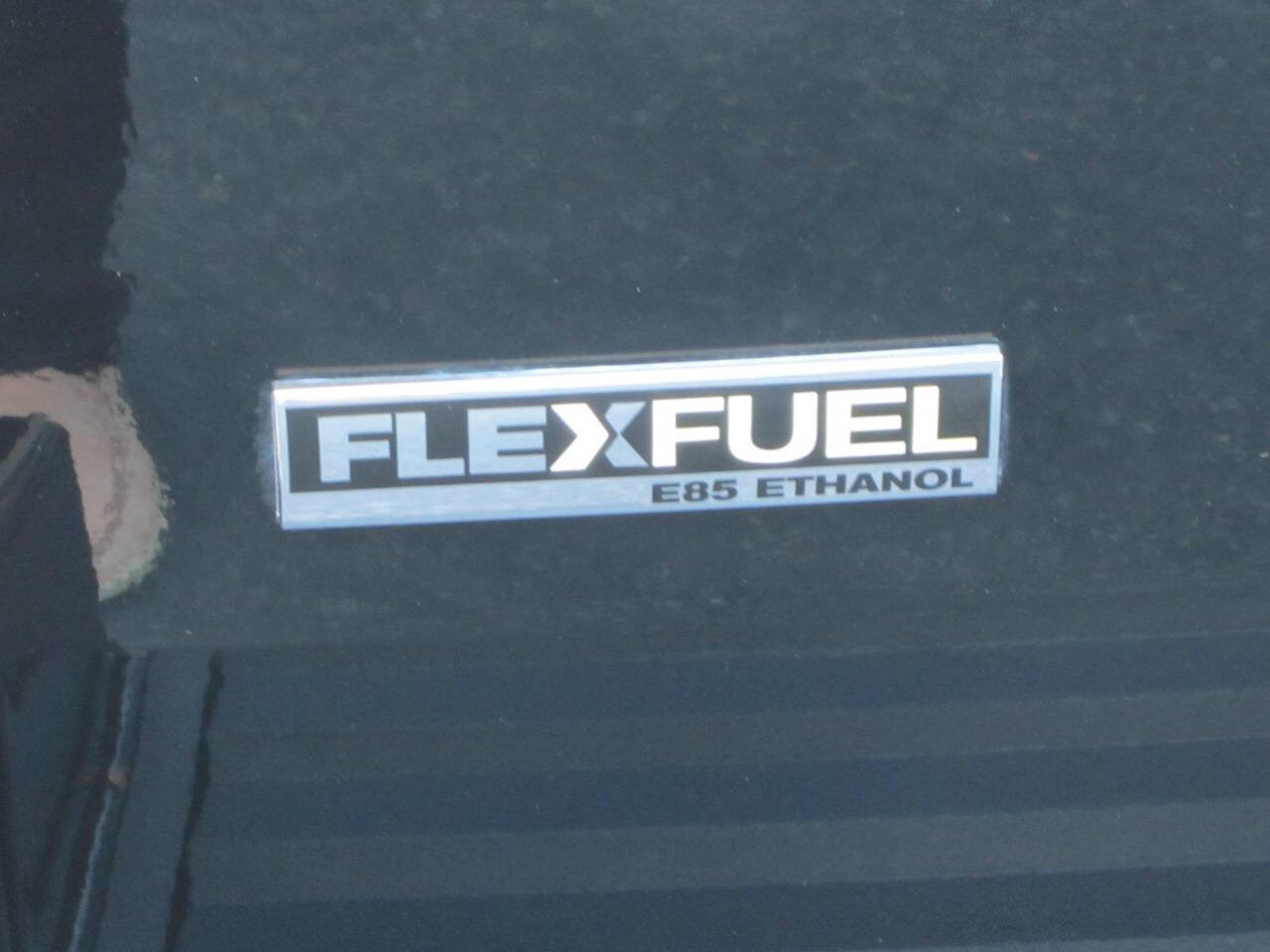 Used 2009 Cadillac Escalade Base AWD 4dr SUV w/V8 Ultra Lu image 39