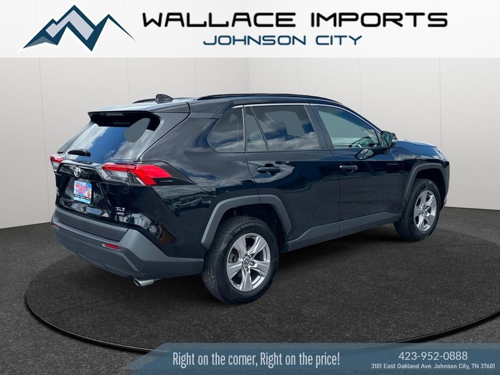 Used 2023 Toyota RAV4 XLE AWD/4WD image 5