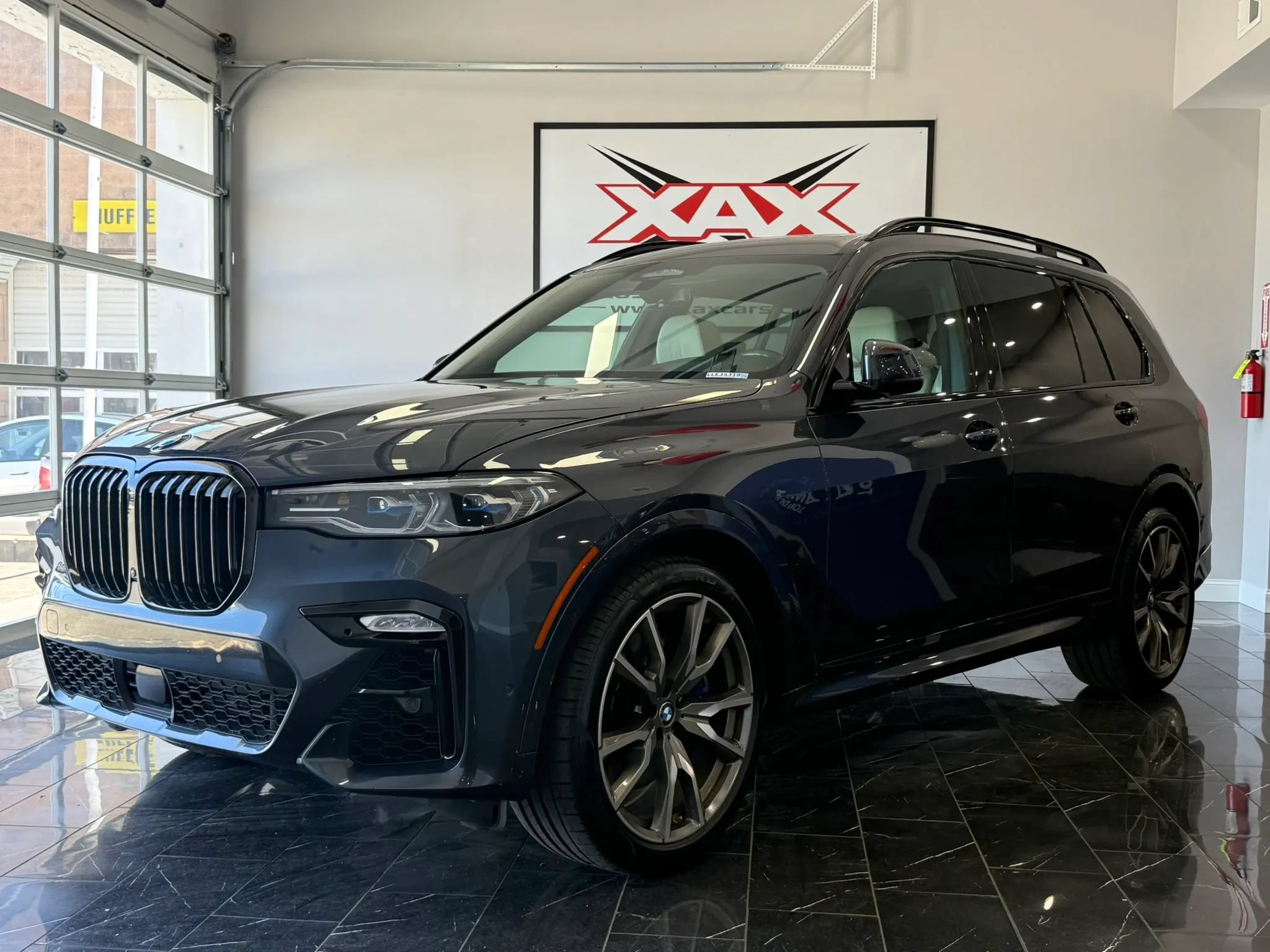 Used 2020 BMW X7 M50i w/ Dynamic Handling Package AWD/4WD image 3