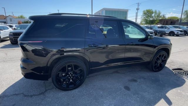 Used 2024 Chevrolet Traverse RS AWD/4WD image 2