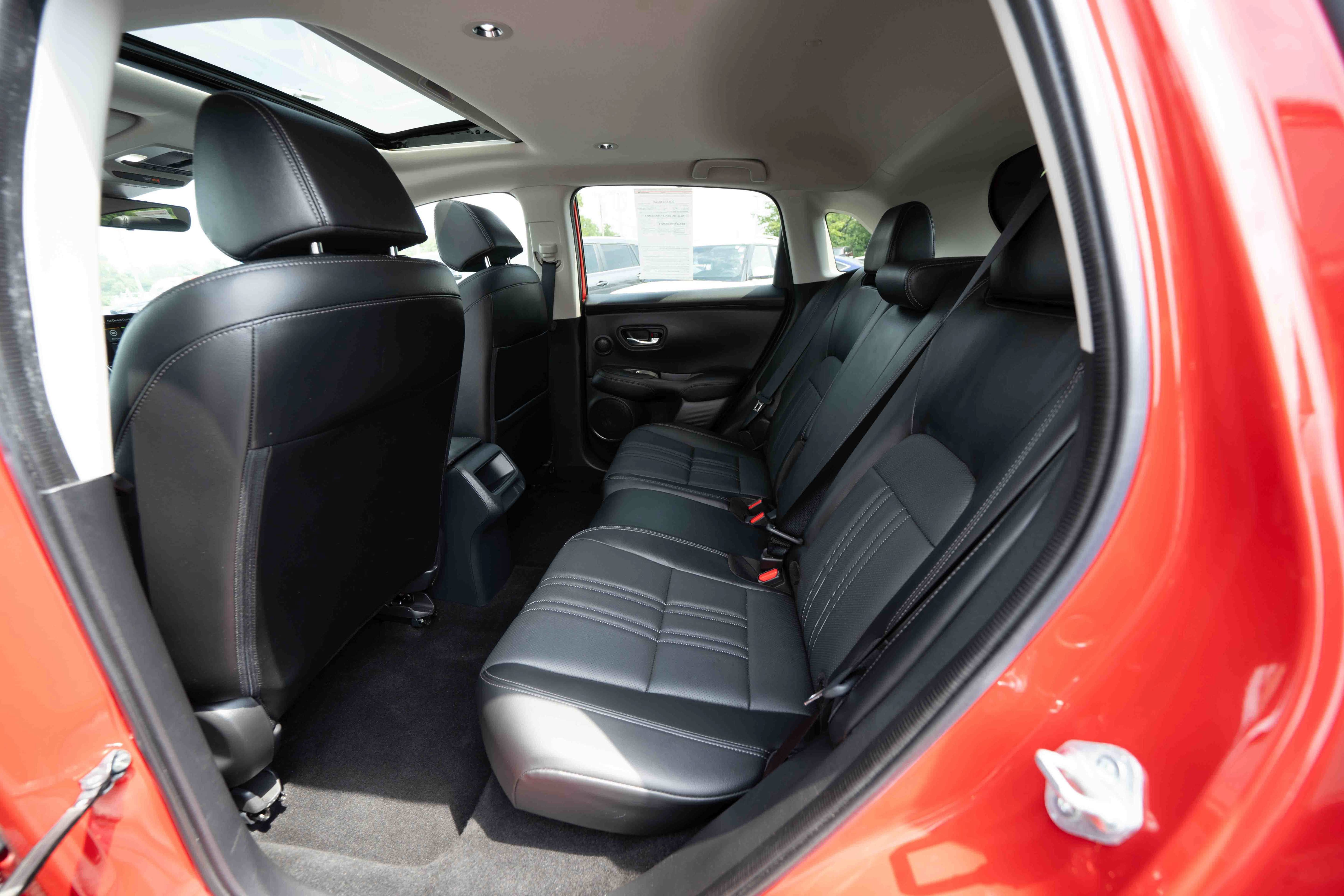 Certified 2025 Honda HR-V EX-L image 23