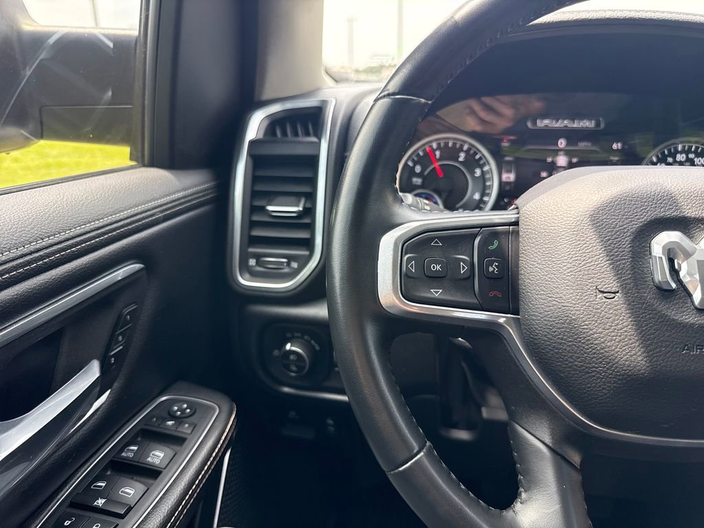 Used 2022 RAM 1500 Laramie AWD/4WD image 18