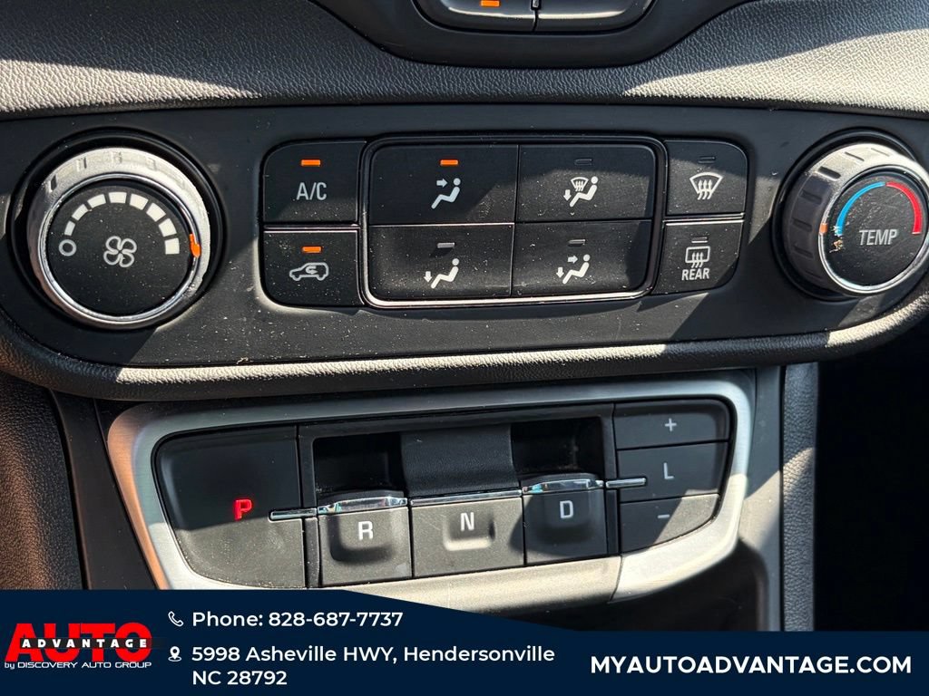 Used 2024 GMC Terrain SLE AWD/4WD image 17