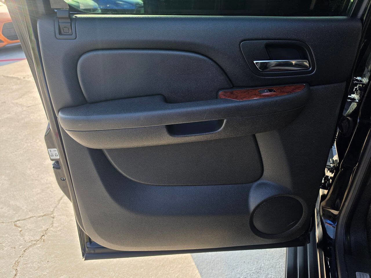 Used 2012 Chevrolet Avalanche LTZ RWD image 20