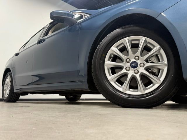 Used 2018 Ford Fusion S image 3