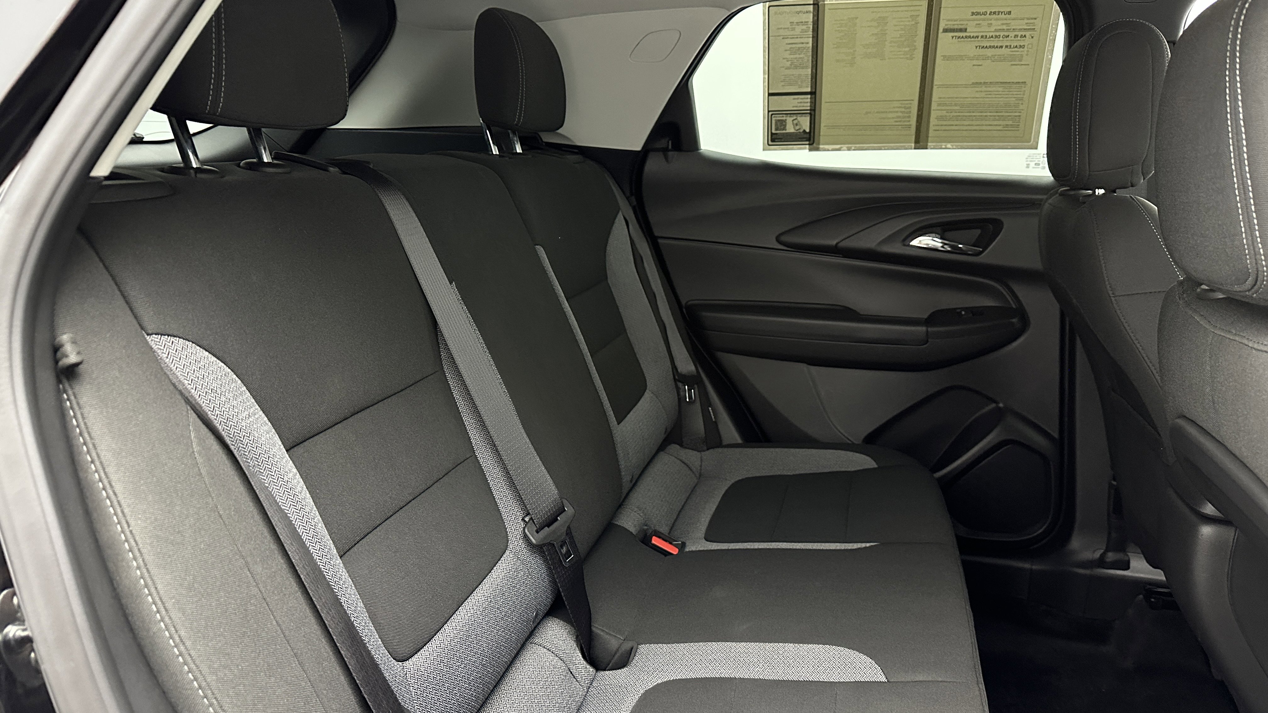 Used 2025 Chevrolet TrailBlazer LT image 33