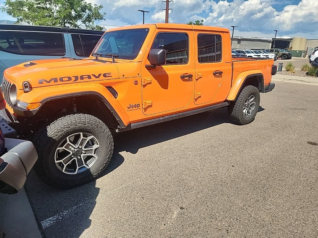 Used 2025 Jeep Gladiator Mojave AWD/4WD image 1