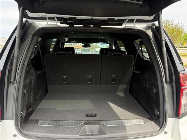 Used 2023 Chevrolet Suburban Premier image 14