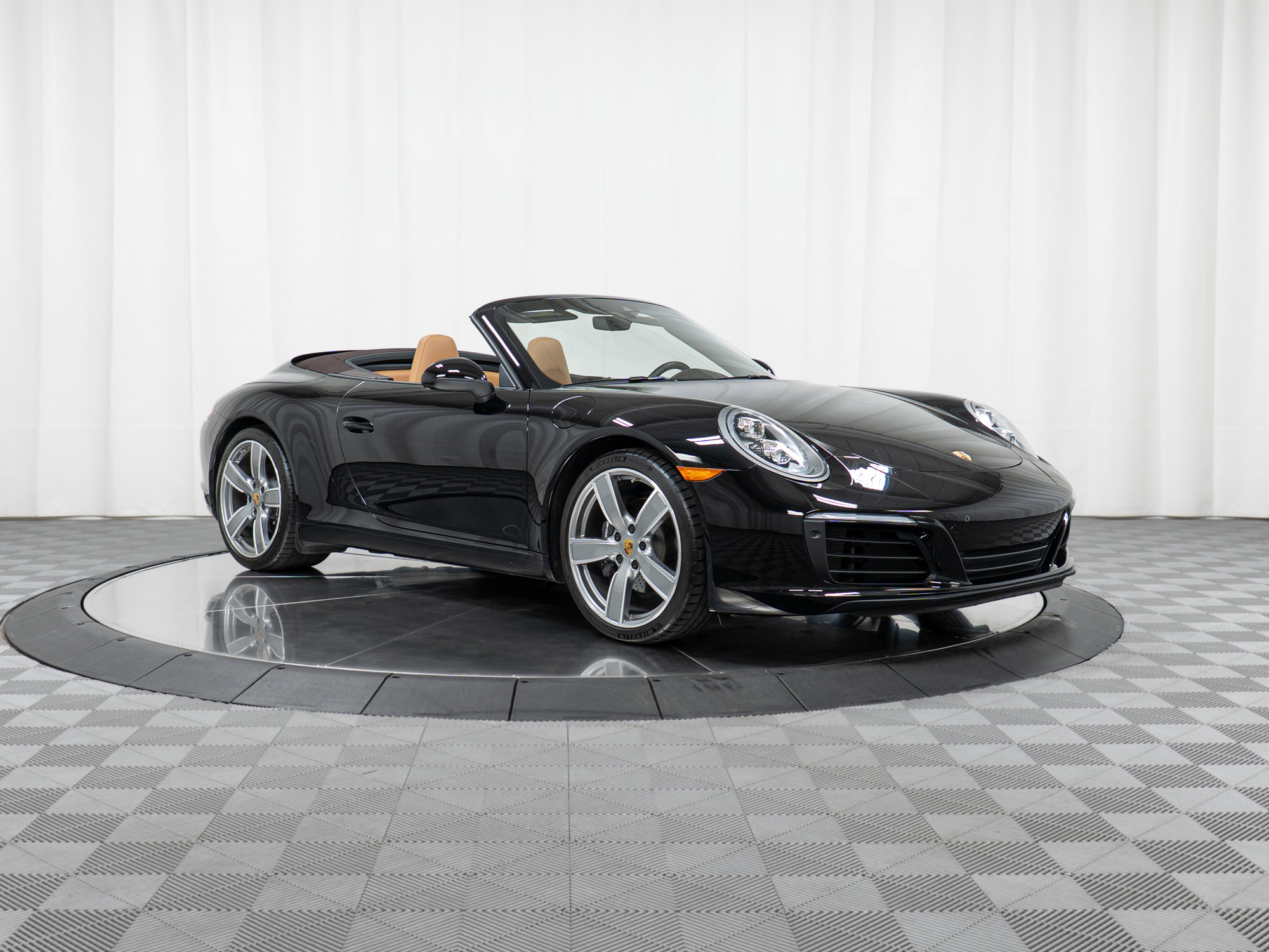 Certified 2019 Porsche 911 Carrera image 9