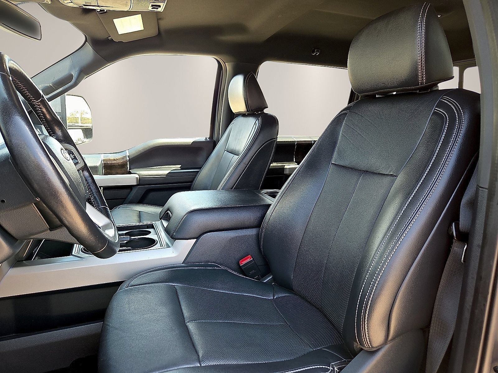 Used 2022 Ford F250 Lariat w/ Lariat Ultimate Package AWD/4WD image 16