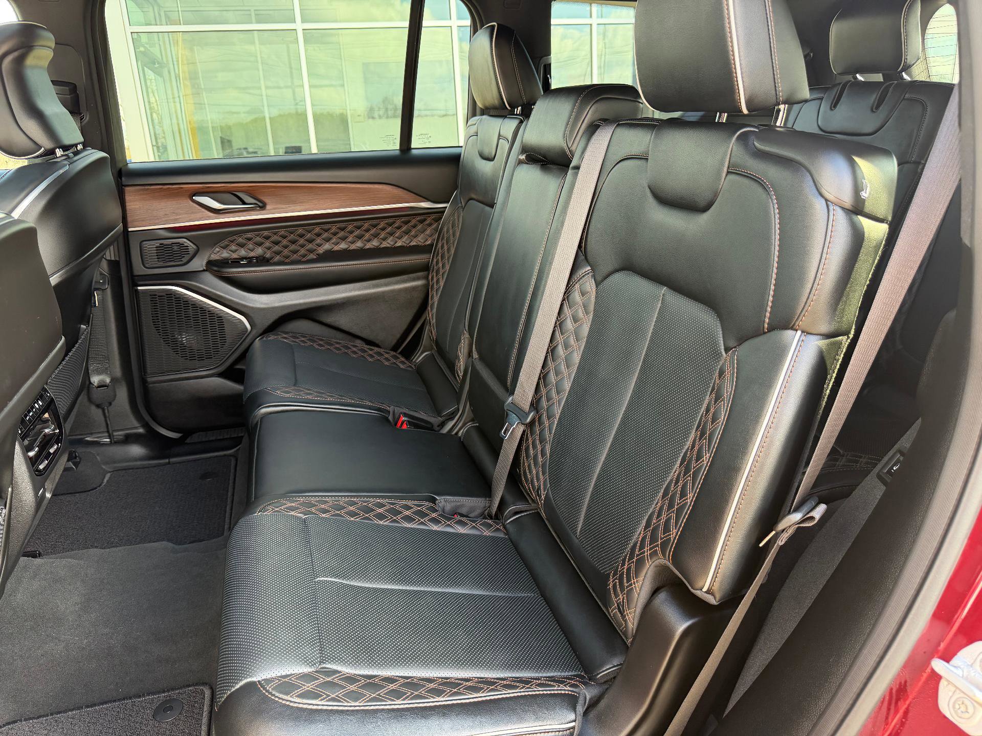 Used 2024 Jeep Grand Cherokee L Summit AWD/4WD image 22