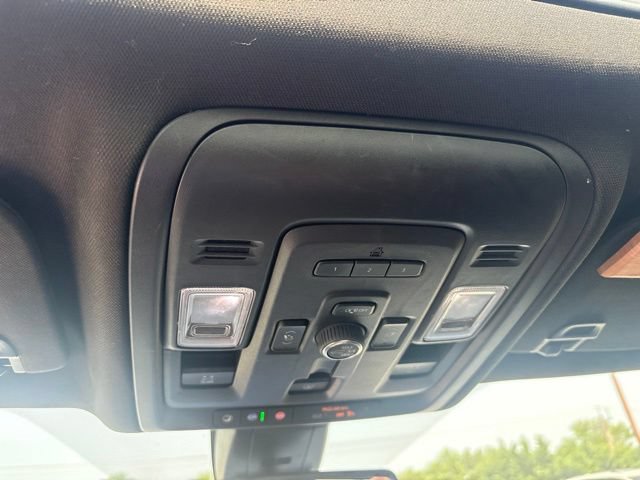 Used 2022 GMC Yukon XL Denali AWD/4WD image 5