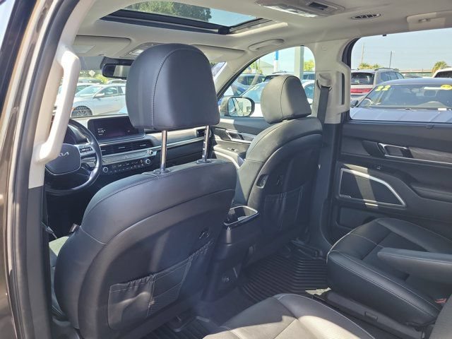 Used 2022 Kia Telluride EX w/ EX Premium Package AWD/4WD image 16