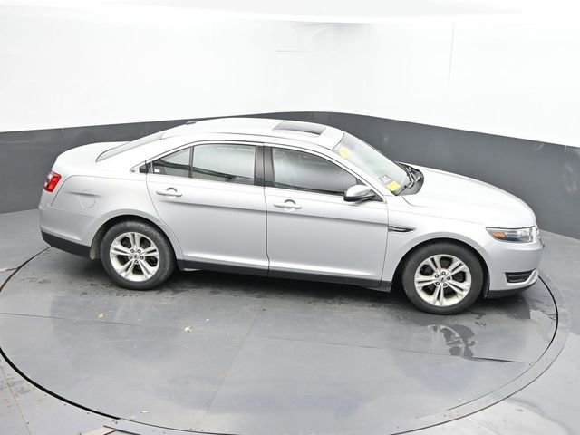 Used 2016 Ford Taurus SEL w/ Equipment Group 201A FWD image 13