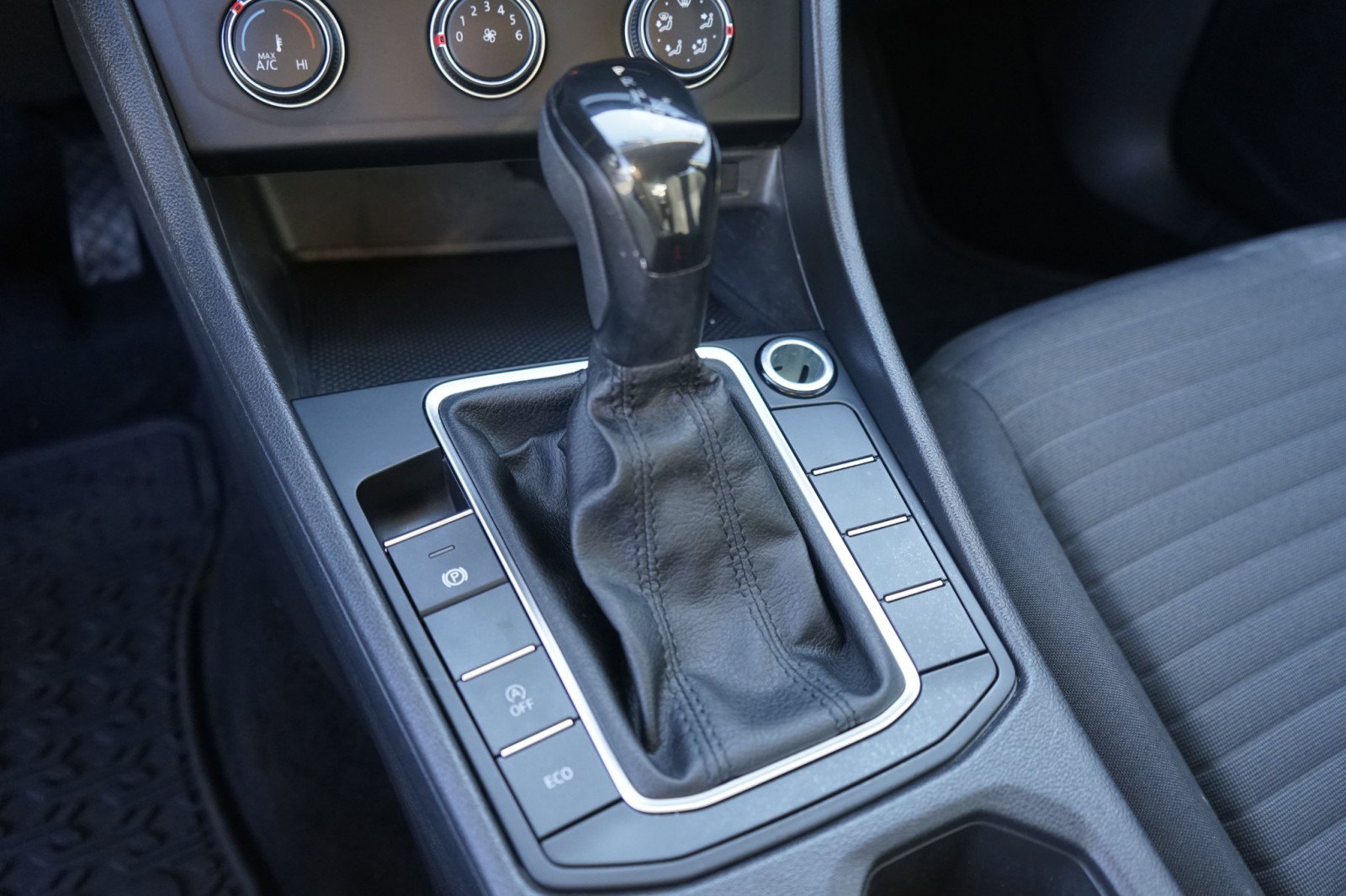 Used 2022 Volkswagen Jetta S image 23