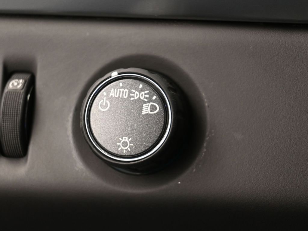 Used 2020 Chevrolet Suburban LT image 33