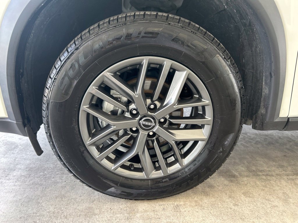 Used 2024 Nissan Rogue S FWD image 14