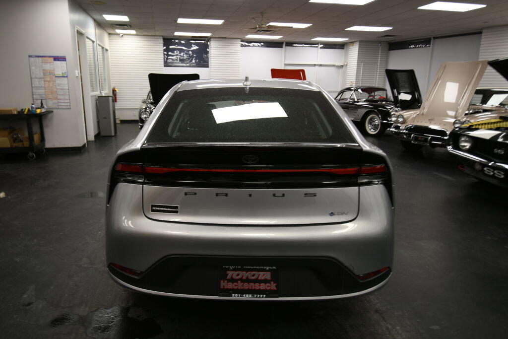 Used 2024 Toyota Prius LE image 6