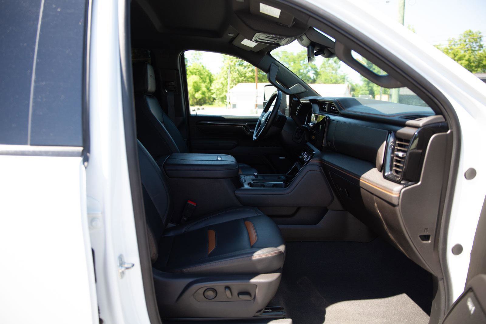 Used 2025 GMC Sierra 2500 AT4 AWD/4WD image 24