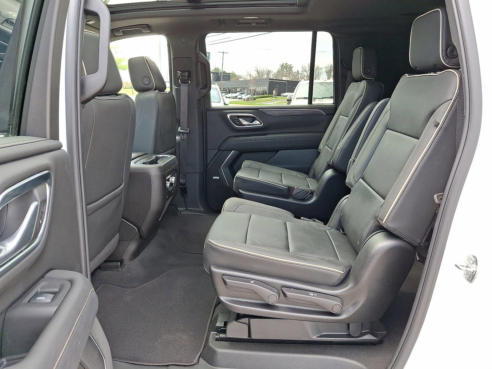 Certified 2024 GMC Yukon XL SLT w/ SLT Premium Package image 20