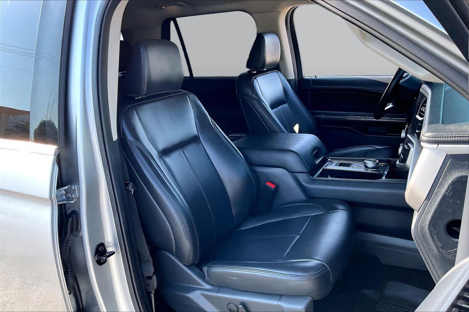 Used 2024 Ford Expedition XLT RWD image 9