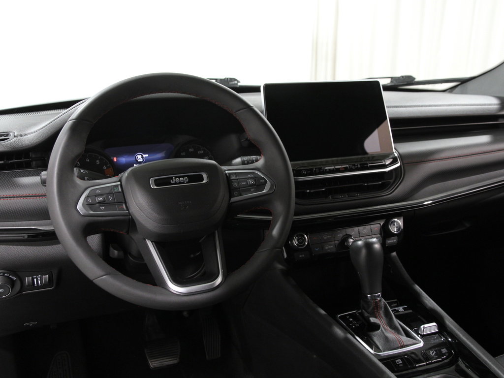 Used 2023 Jeep Compass Trailhawk image 6