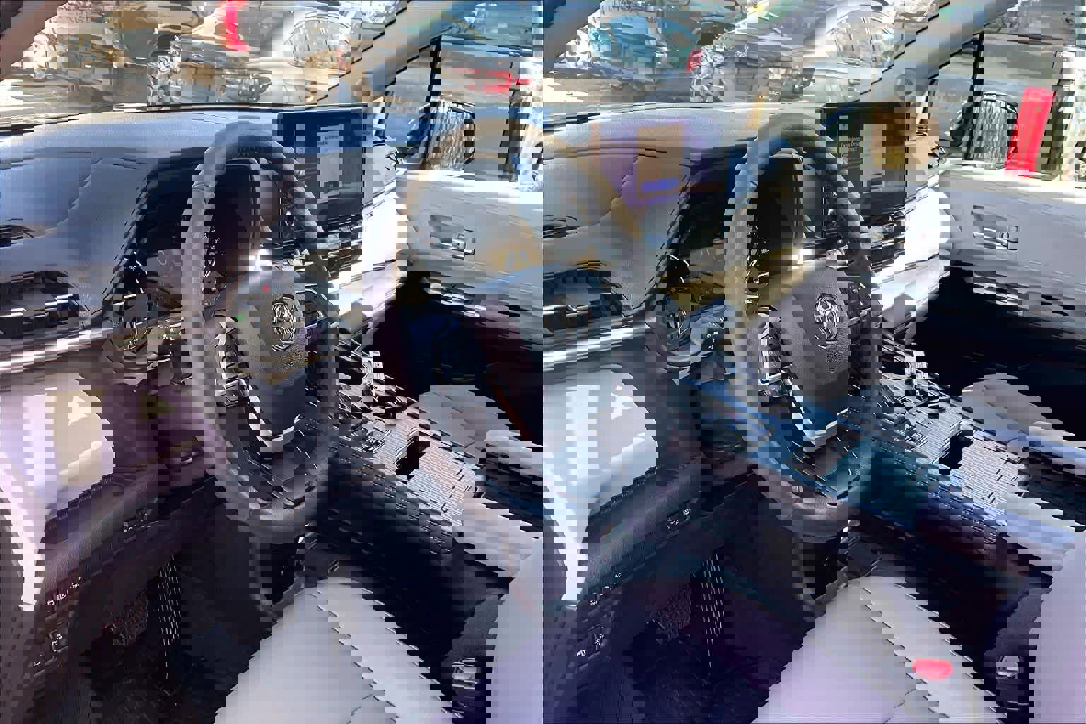 Used 2025 Toyota Sienna XLE w/ XLE Plus Package image 17