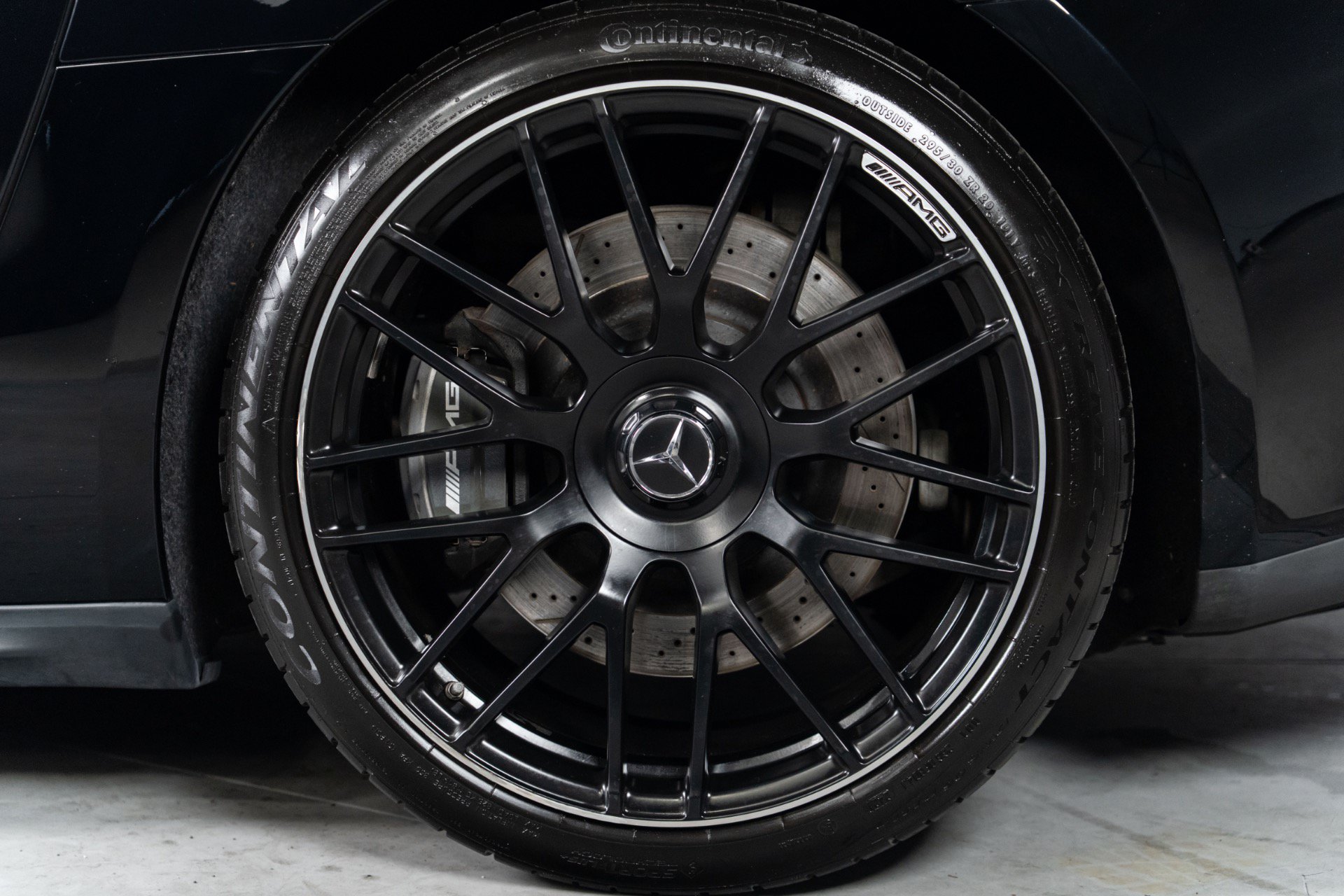 Used 2017 Mercedes-Benz AMG GT Coupe w/ Exclusive Interior Package image 9