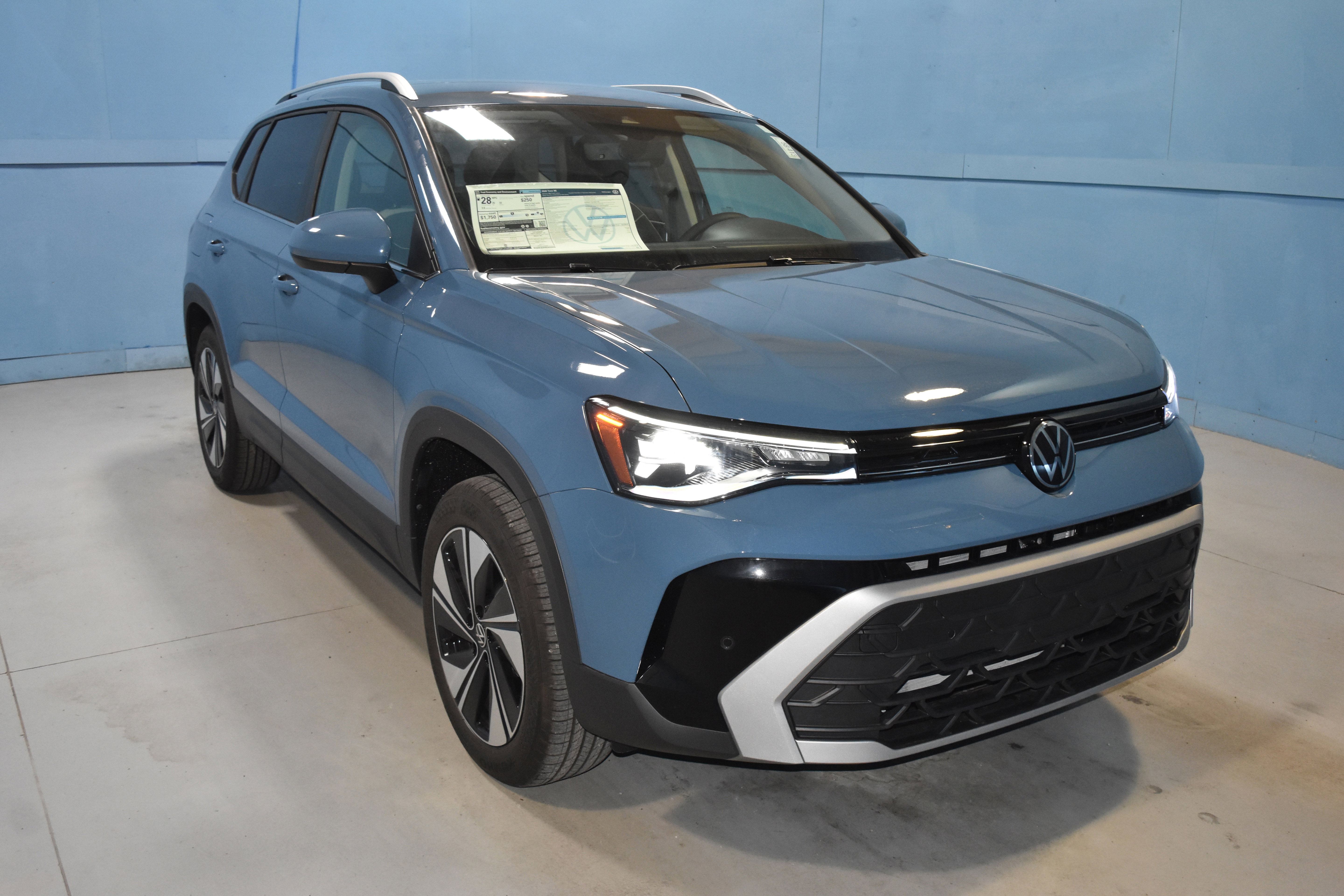 New 2026 Volkswagen Taos SE image 1