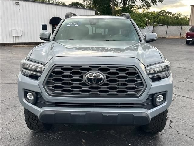 Used 2021 Toyota Tacoma TRD Off-Road AWD/4WD image 4