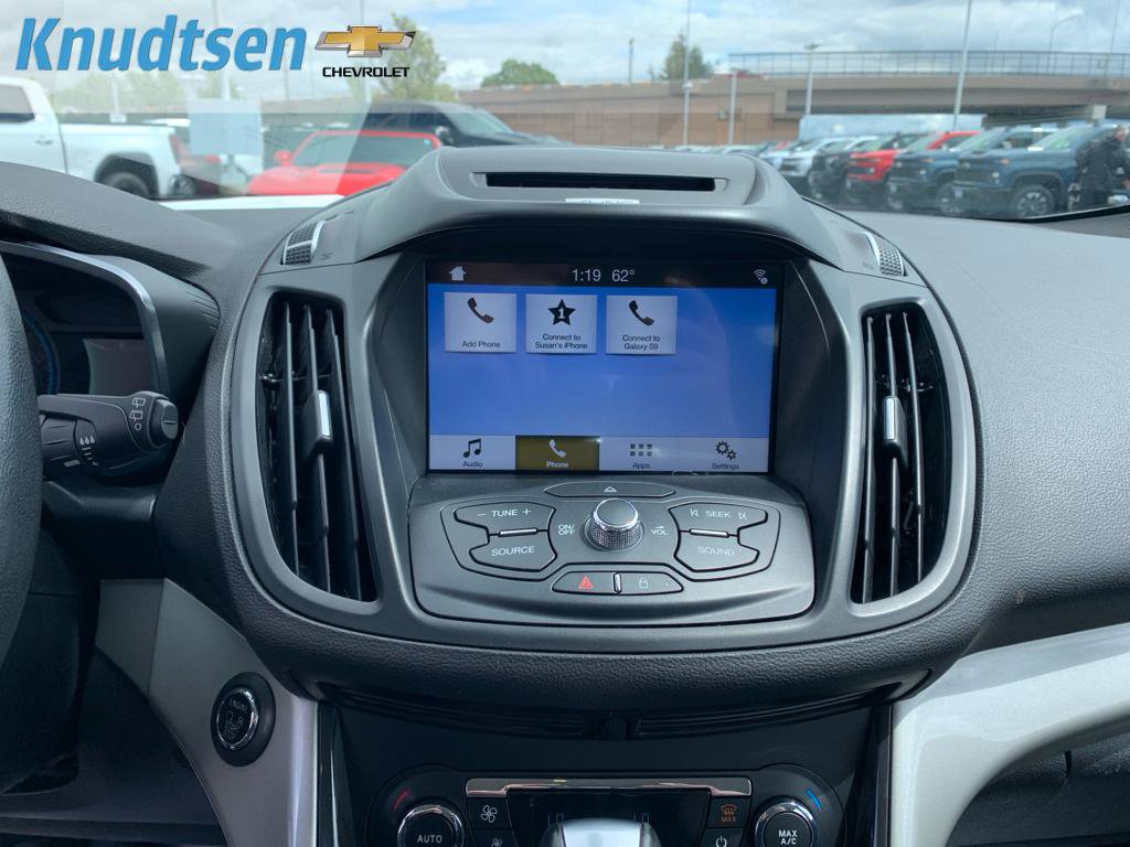 Used 2016 Ford C-MAX Energi SEL FWD image 23