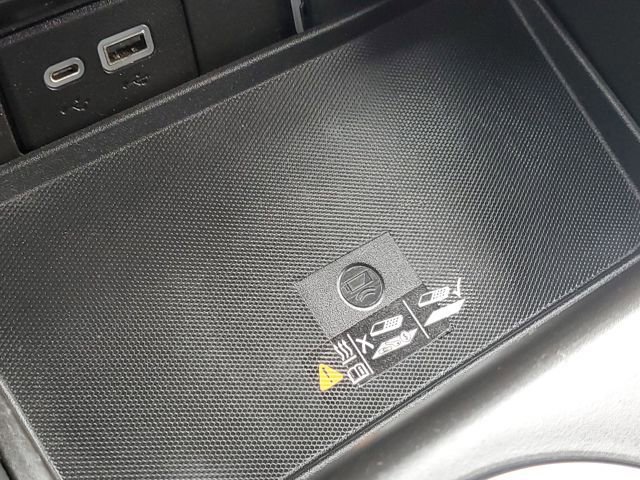 Used 2023 GMC Yukon XL SLT image 24