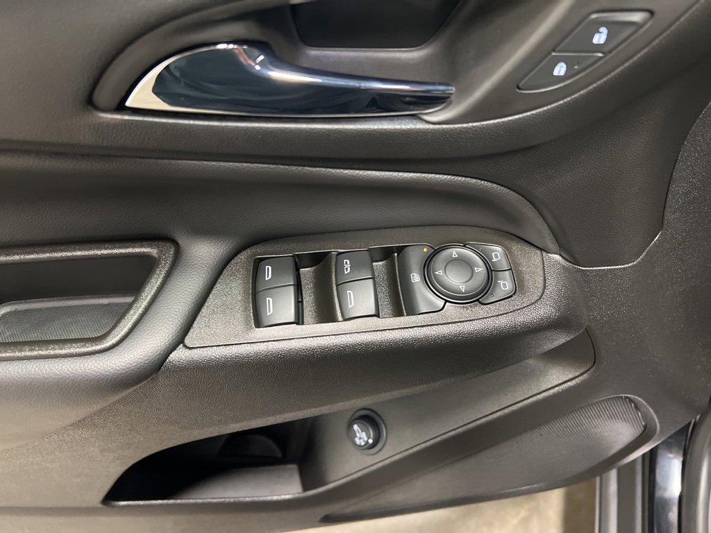 Used 2023 Chevrolet Equinox LT image 19