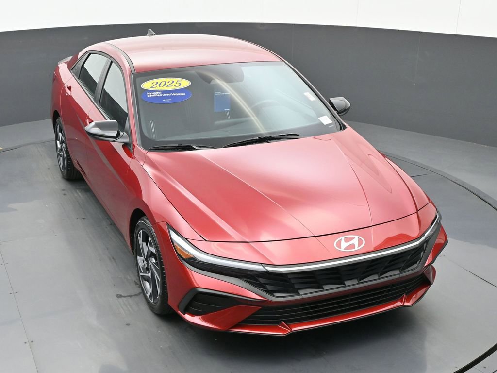 Certified 2025 Hyundai Elantra Sport image 40