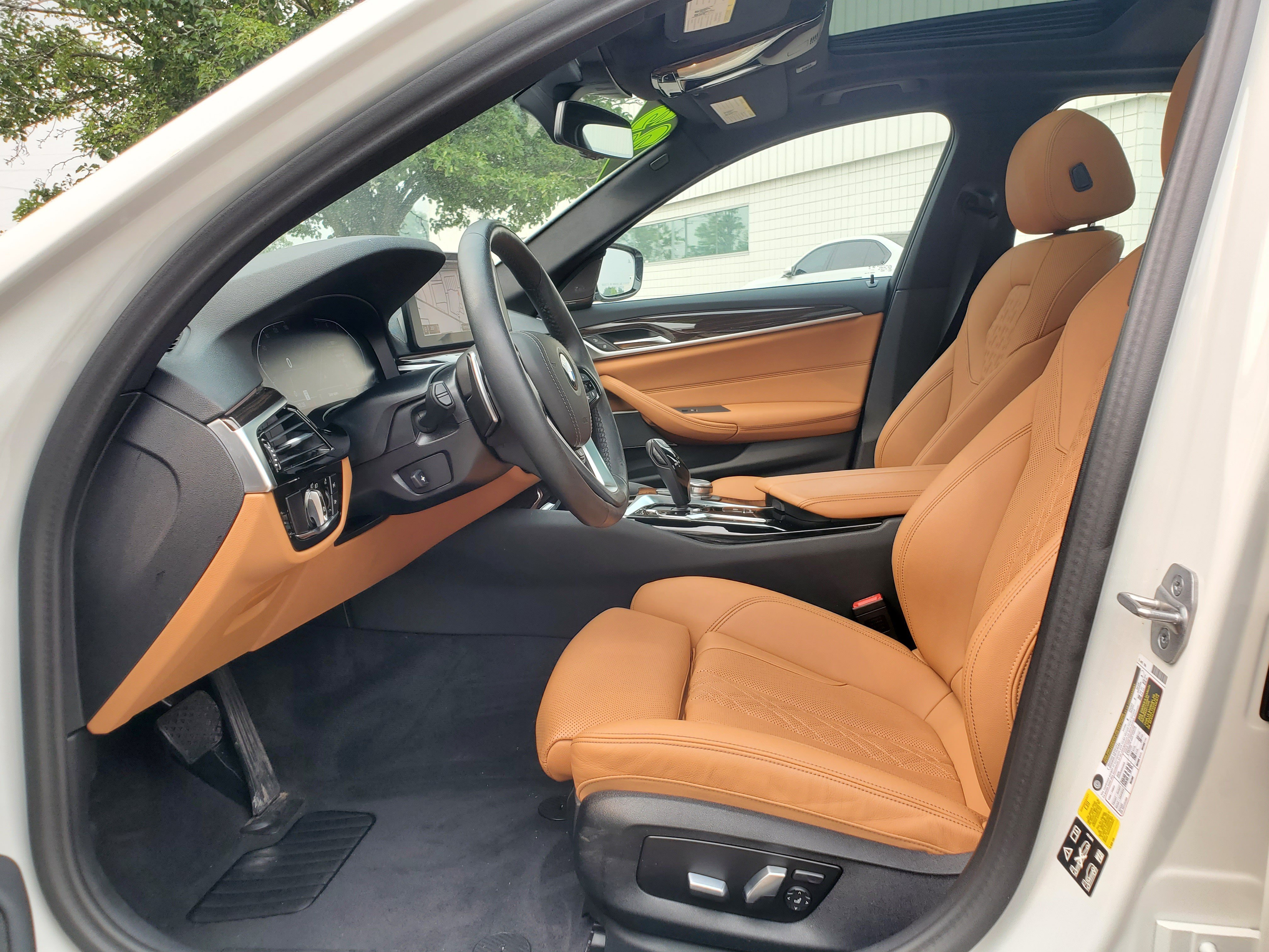 Used 2023 BMW 530i xDrive w/ Premium Package AWD/4WD image 9