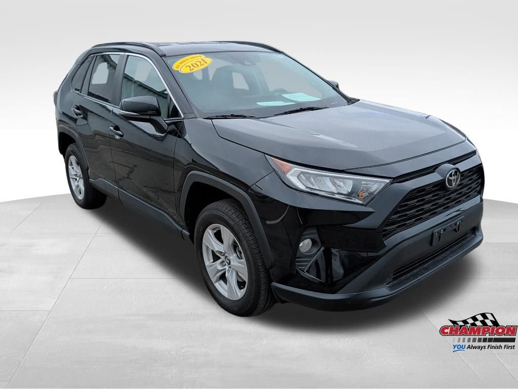 Used 2021 Toyota RAV4 XLE image 7