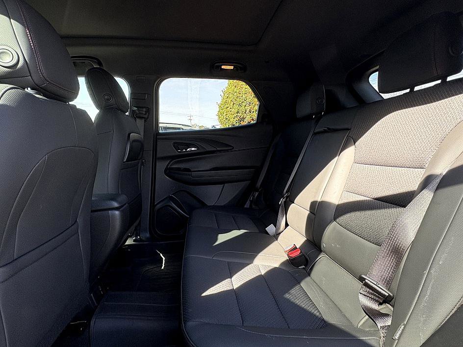 Used 2021 Chevrolet TrailBlazer RS w/ Sun and Liftgate Package image 8