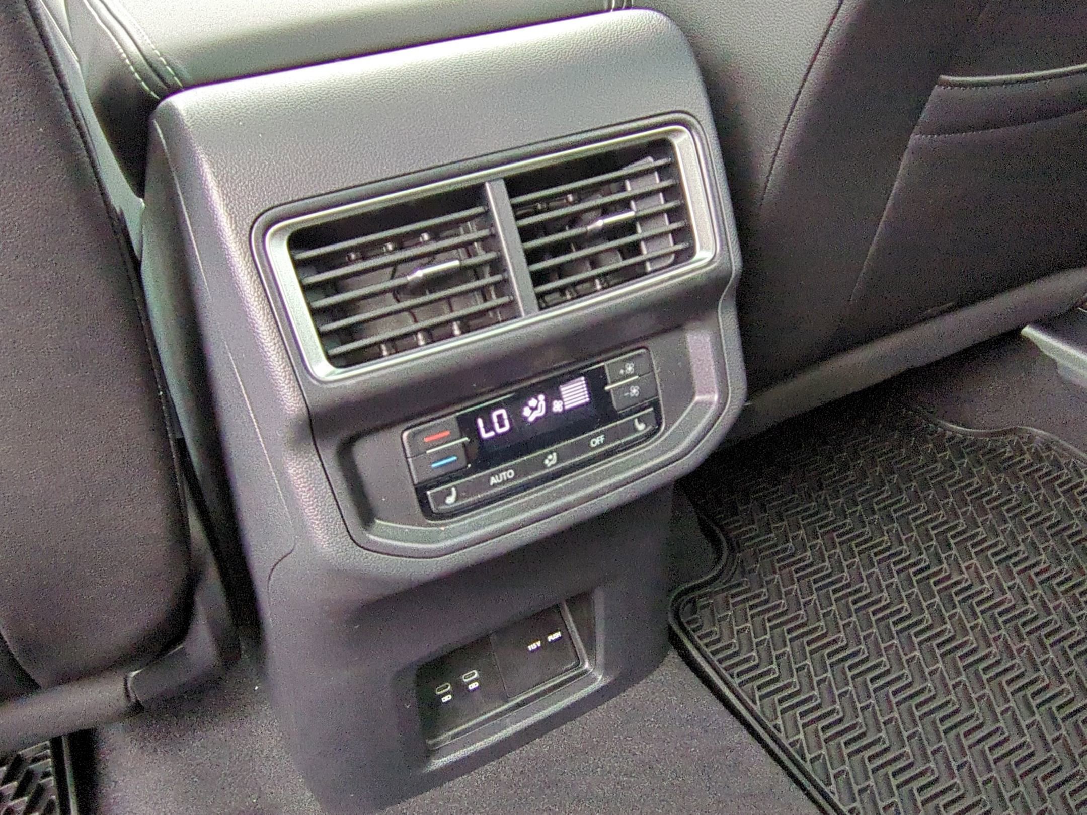 New 2025 Volkswagen Atlas SEL Premium R-Line image 24