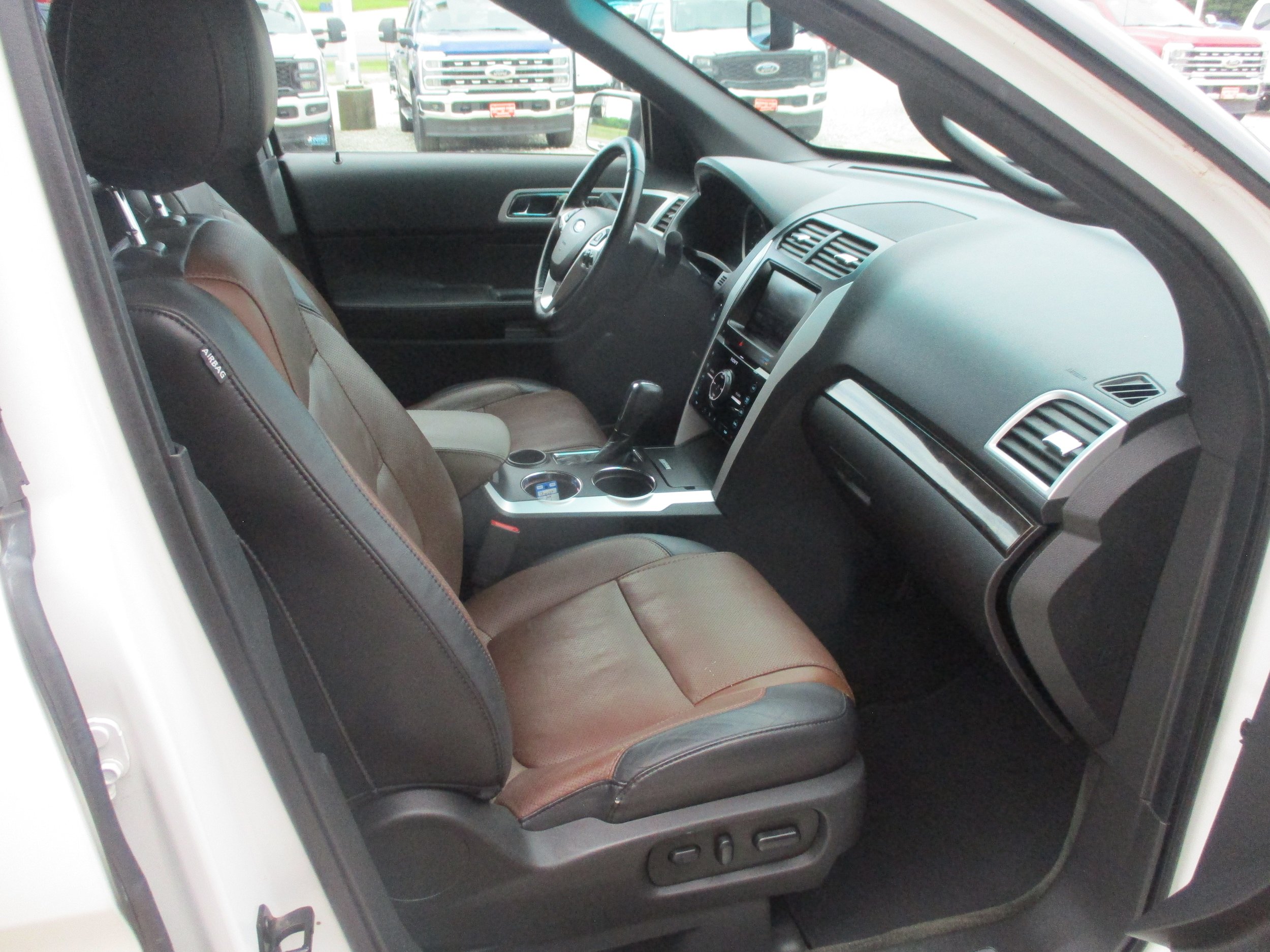 Used 2014 Ford Explorer Limited w/ Equipment Group 301A FWD image 11