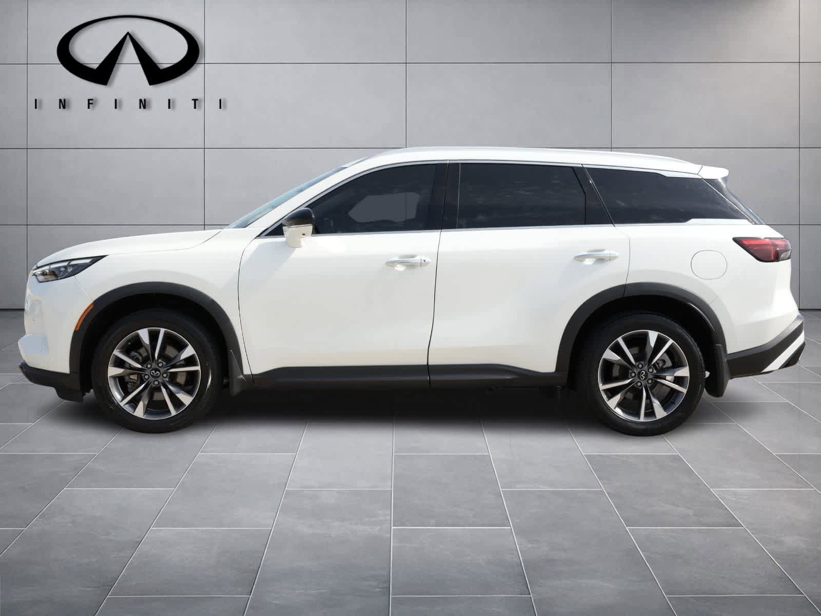 Certified 2023 INFINITI QX60 Luxe w/ Cargo Package FWD image 4