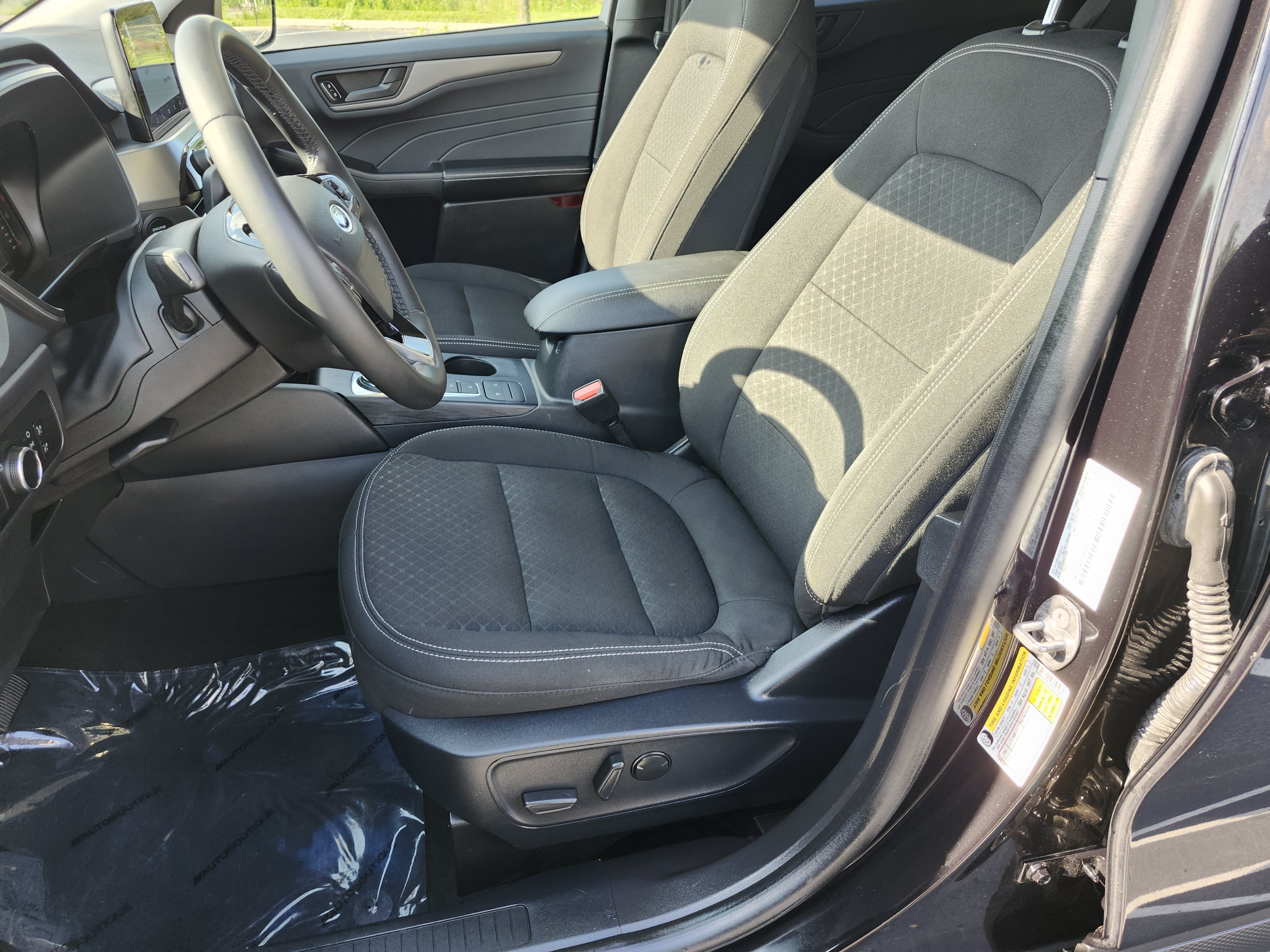 Used 2024 Ford Escape Active AWD/4WD image 25
