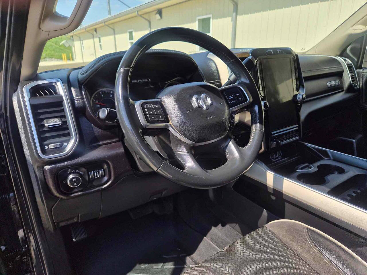 Used 2022 RAM 3500 Laramie AWD/4WD image 12