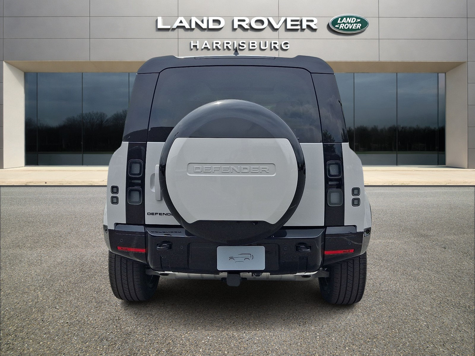 Used 2026 Land Rover Defender 110 X-Dynamic SE AWD/4WD image 4