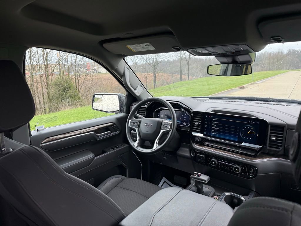 Used 2025 Chevrolet Silverado 1500 RST w/ LPO, Dark Essentials Package image 17