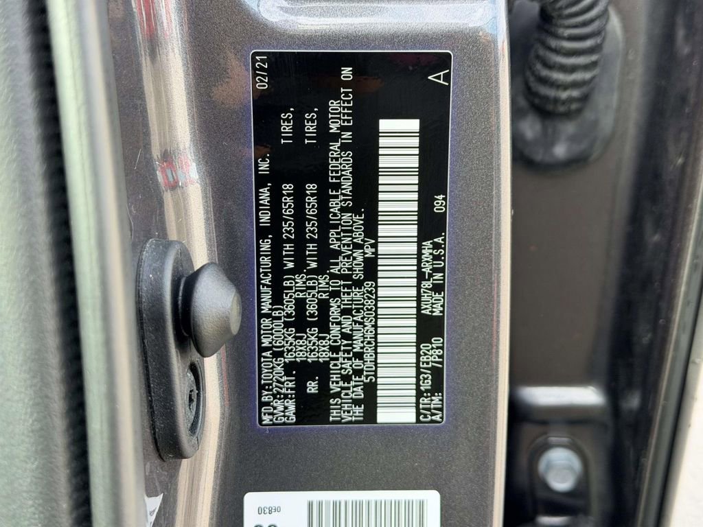 Certified 2021 Toyota Highlander XLE image 3