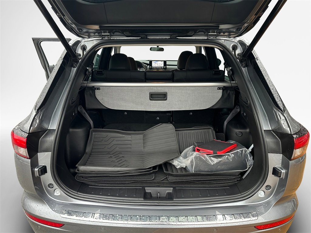 Used 2023 Mitsubishi Outlander SE image 25