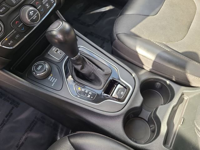 Used 2023 Jeep Cherokee Altitude Lux image 34